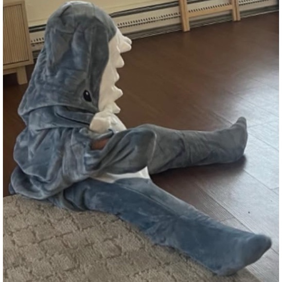 Children’s Flannel Shark Blanket/Onesie Fits Up to 65 llbs. Playful Soft Cozy - Picture 7 of 9